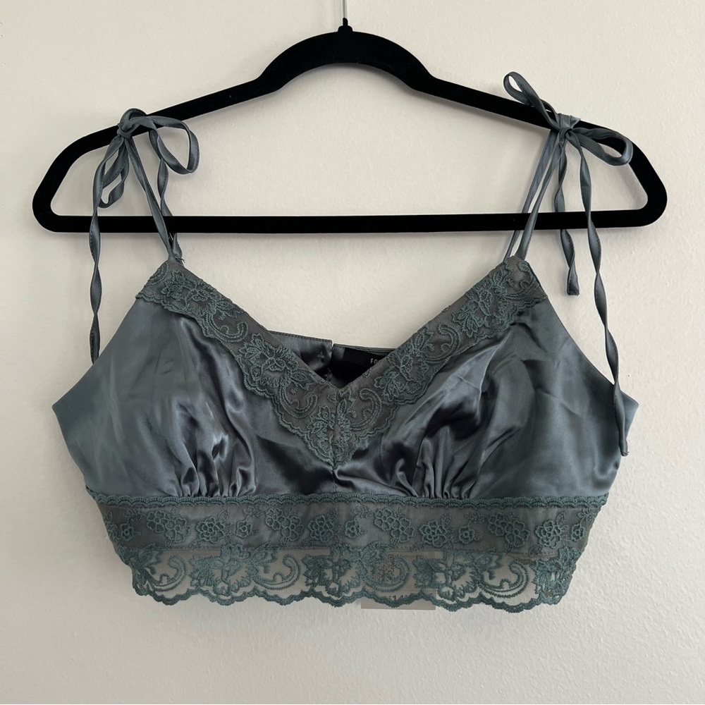 NWT Forever 21 Woven Crop Top Sage Lace Bralette Women’s Size Medium